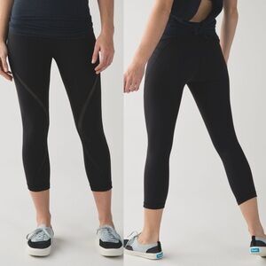 RARE Lululemon Free Flow Crop Sz 2 In Black